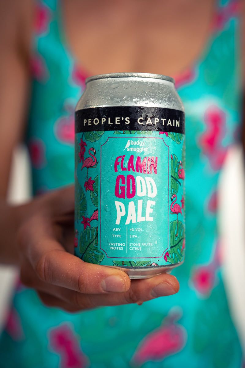 Au bord de la piscine dans Flaming Good Beer