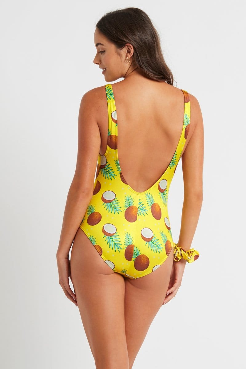 Poolside in Coconut
