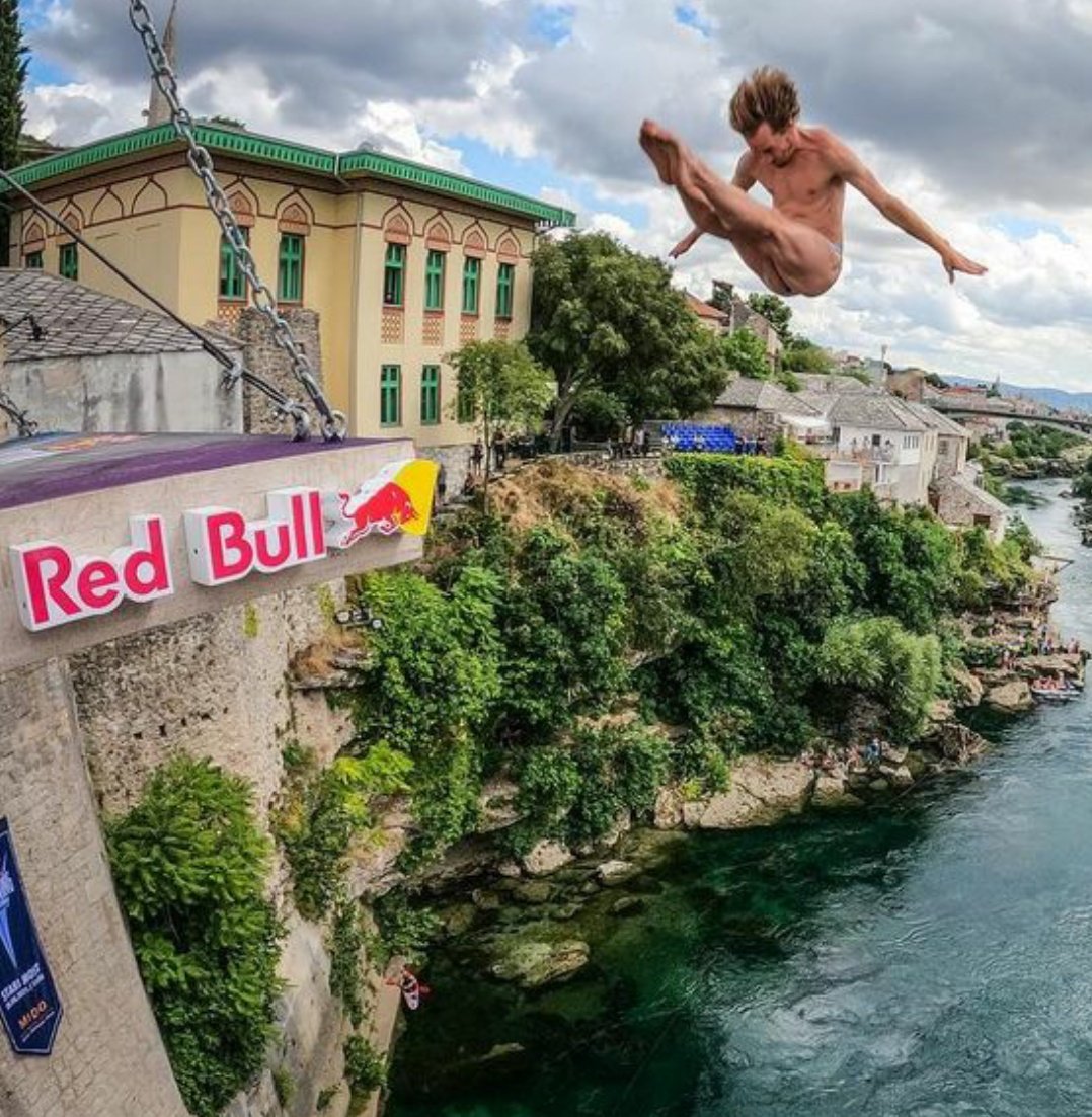 SMUGGLING STORIES: Gary Hunt 8x World Series Cliff Diving Champion